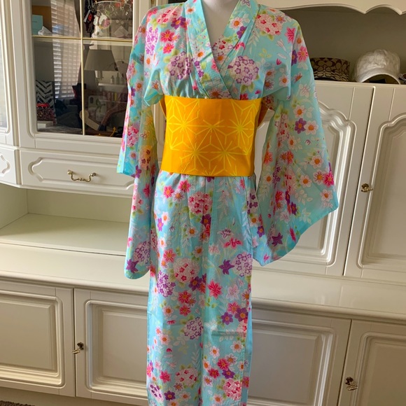 Japanese Girl's Yukata Set. - Picture 2 of 9